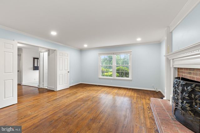 9090 PARK AVE, Manassas, VA 20110