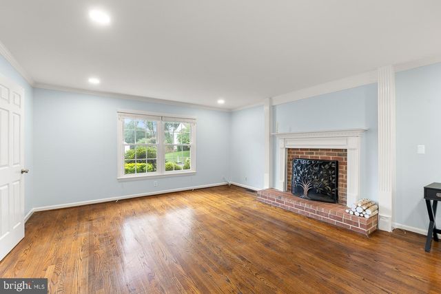 9090 PARK AVE, Manassas, VA 20110