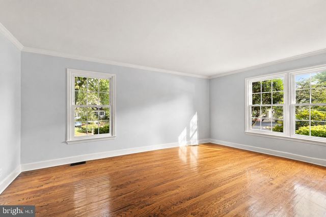 9090 PARK AVE, Manassas, VA 20110