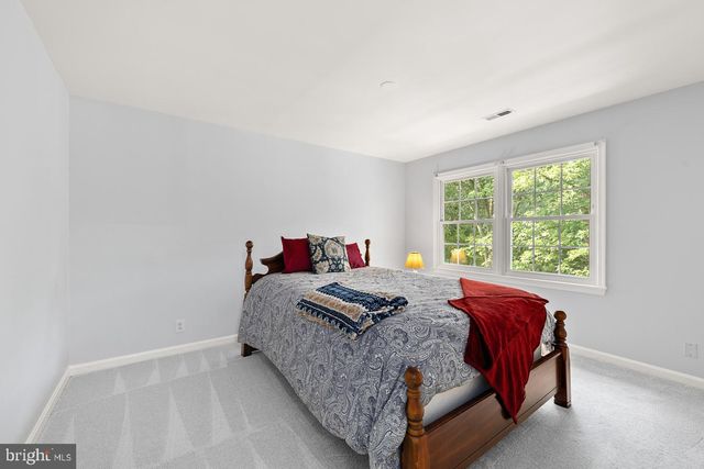 9090 PARK AVE, Manassas, VA 20110