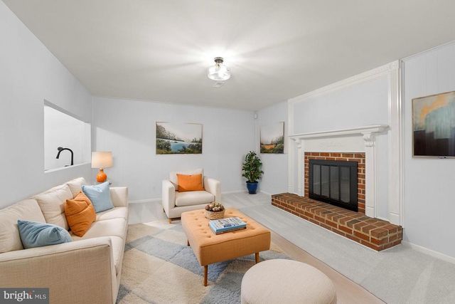 9090 PARK AVE, Manassas, VA 20110
