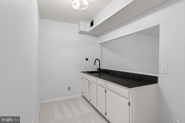 9090 PARK AVE, Manassas, VA 20110