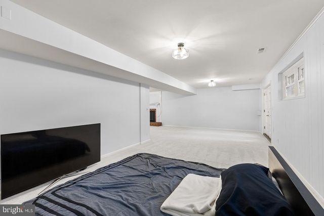 9090 PARK AVE, Manassas, VA 20110