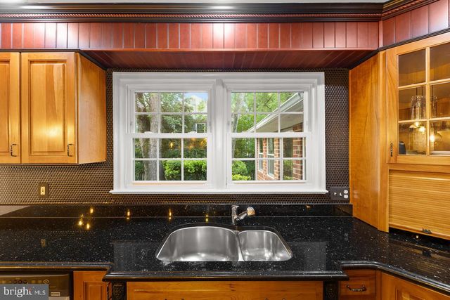 9090 PARK AVE, Manassas, VA 20110