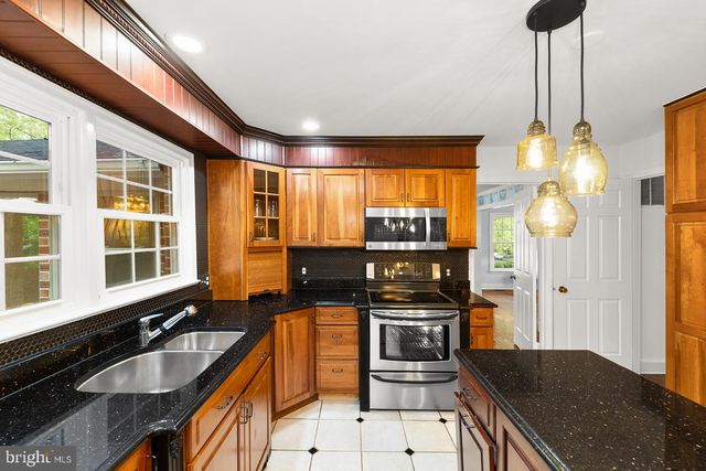 9090 PARK AVE, Manassas, VA 20110