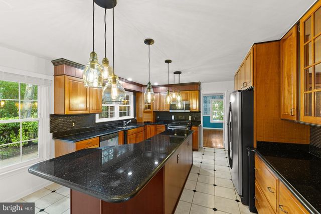 9090 PARK AVE, Manassas, VA 20110