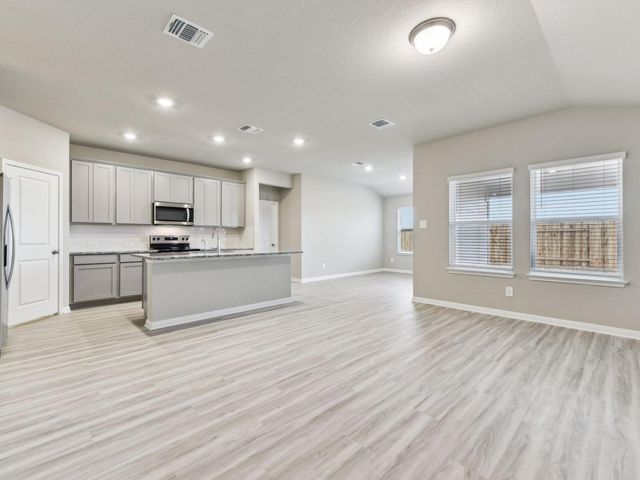 164 Sleep HOLW, Jarrell, TX 76537