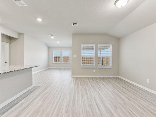 164 Sleep HOLW, Jarrell, TX 76537