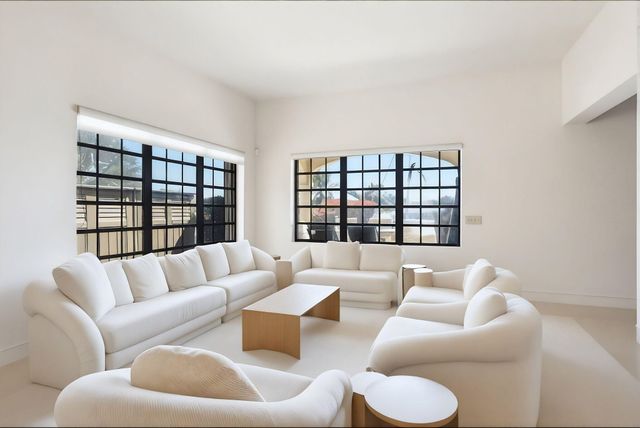 2850 NE 44th Street, Lighthouse Point, FL 33064