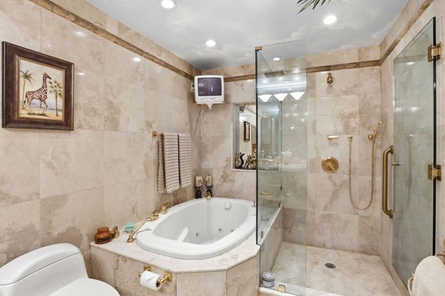 2850 NE 44th Street, Lighthouse Point, FL 33064