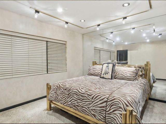 2850 NE 44th Street, Lighthouse Point, FL 33064