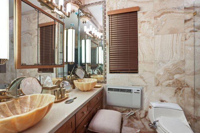 2850 NE 44th Street, Lighthouse Point, FL 33064