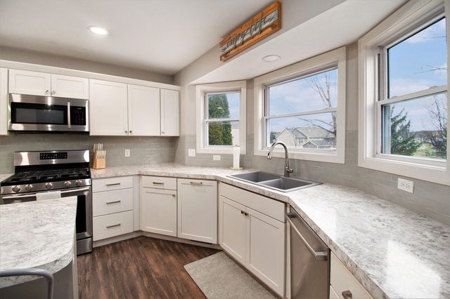 4656 Stonewood Court, Hudsonville, MI 49426