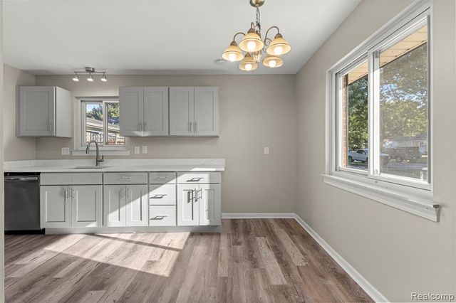 4638 Gertrude Street, Dearborn Heights, MI 48125