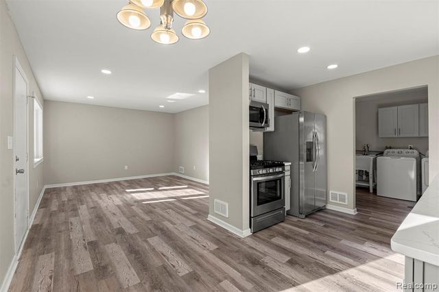 4638 Gertrude Street, Dearborn Heights, MI 48125