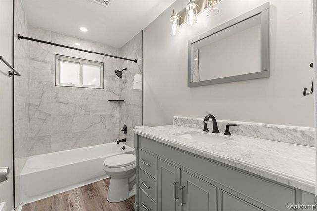 4638 Gertrude Street, Dearborn Heights, MI 48125