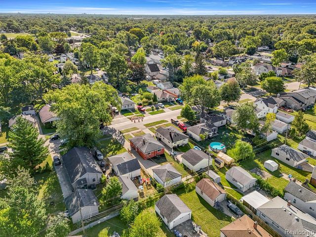 4638 Gertrude Street, Dearborn Heights, MI 48125