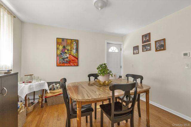 88 Spruce Lane, Valley Stream, NY 11581