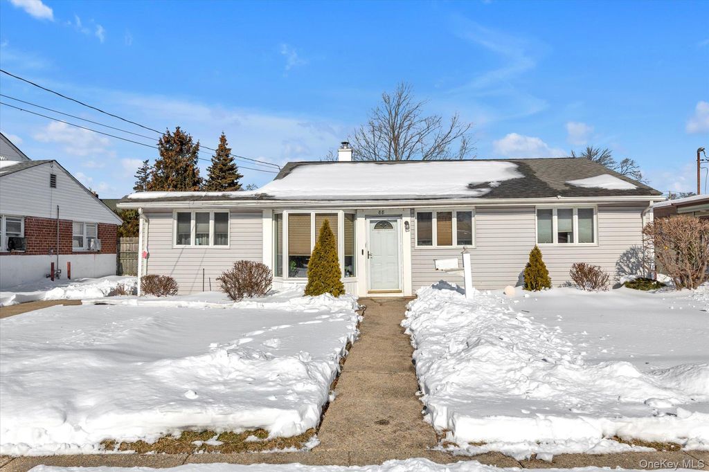 88 Spruce Lane, Valley Stream, NY 11581