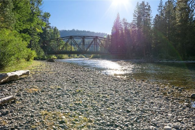 1990 Ruby King Loop, Cle Elum, WA 98922