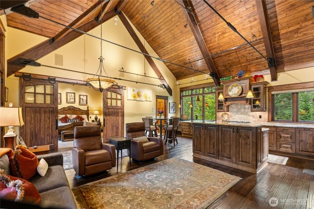 1990 Ruby King Loop, Cle Elum, WA 98922
