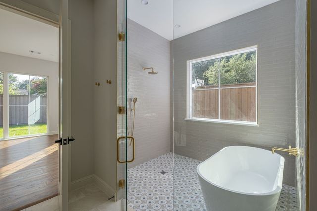 9217 Livenshire Drive, Dallas, TX 75238