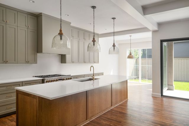 9217 Livenshire Drive, Dallas, TX 75238