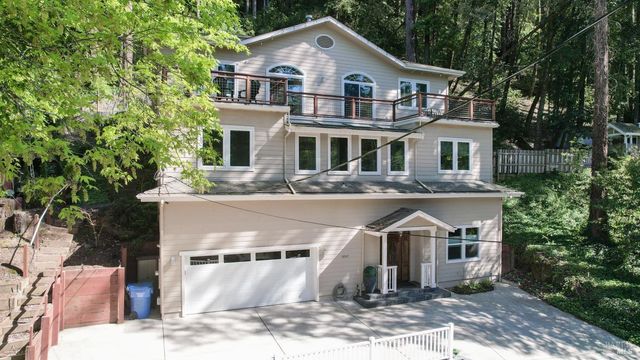 15047 Drake Rd, Guerneville, CA 95446