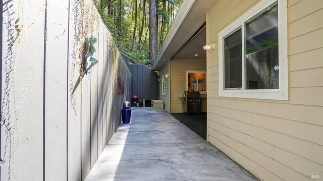15047 Drake Rd, Guerneville, CA 95446