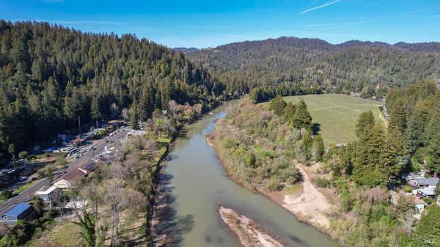 15047 Drake Rd, Guerneville, CA 95446