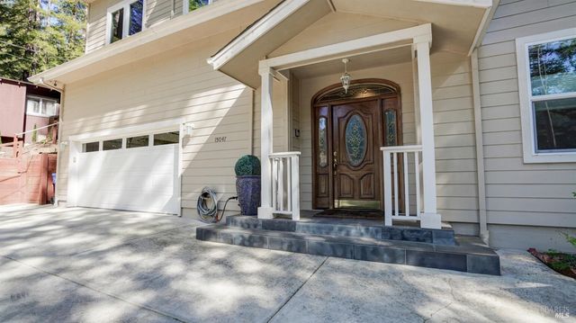 15047 Drake Rd, Guerneville, CA 95446
