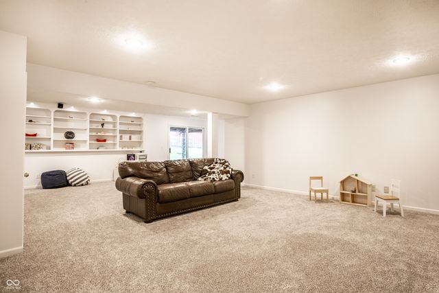 9160 Stratton Court, Fishers, IN 46037