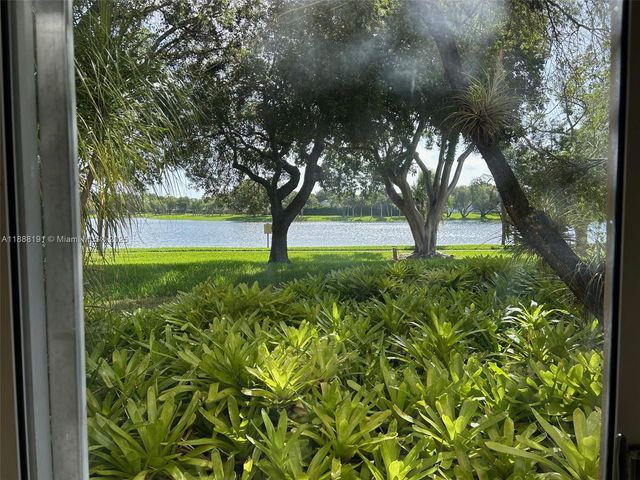 10889 SW 149th Pl, Miami, FL 33196
