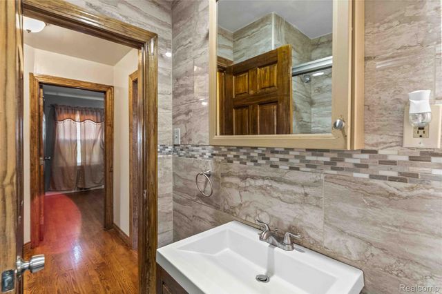 7642 Normile Street, Dearborn, MI 48126