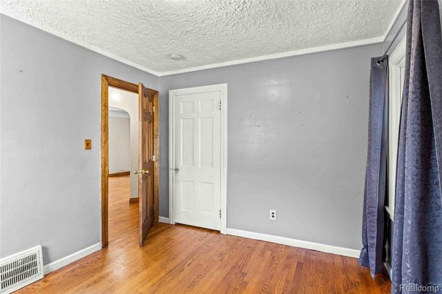 7642 Normile Street, Dearborn, MI 48126