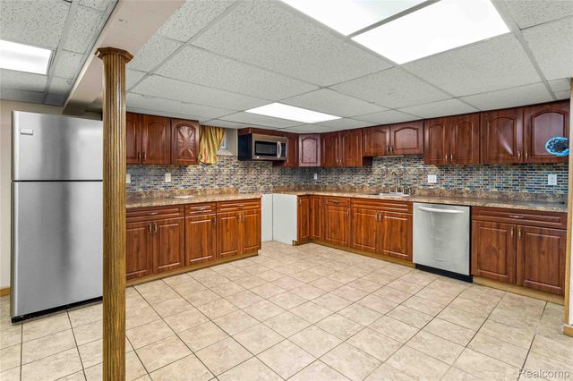 7642 Normile Street, Dearborn, MI 48126