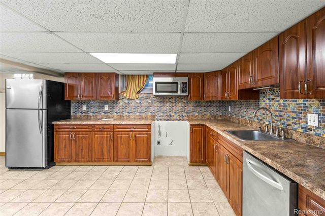 7642 Normile Street, Dearborn, MI 48126