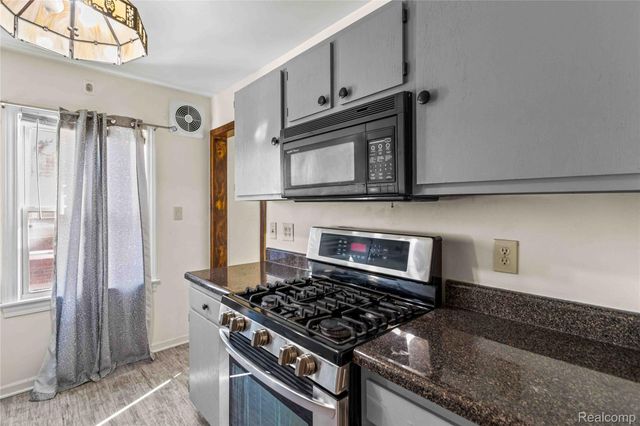 7642 Normile Street, Dearborn, MI 48126