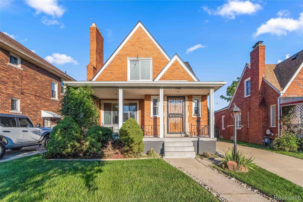 7642 Normile Street, Dearborn, MI 48126