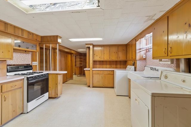 370 Albion St, Wakefield, MA 01880