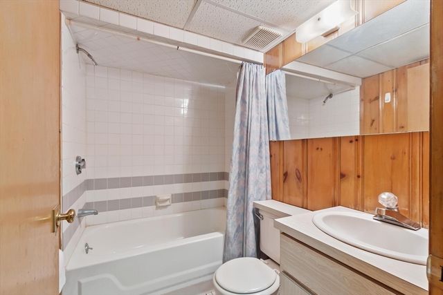 370 Albion St, Wakefield, MA 01880