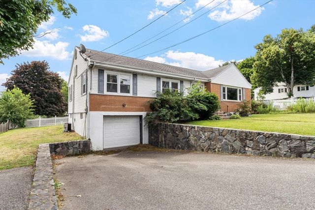370 Albion St, Wakefield, MA 01880