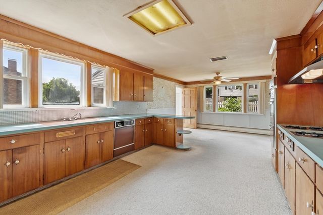 370 Albion St, Wakefield, MA 01880