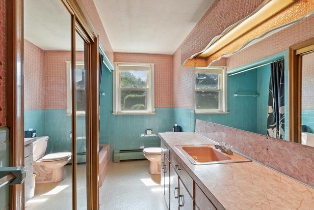370 Albion St, Wakefield, MA 01880