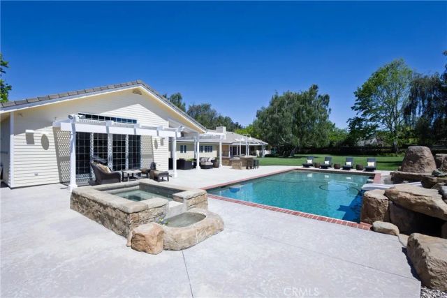 1320 Foxenwood Drive, Santa Maria, CA 93455
