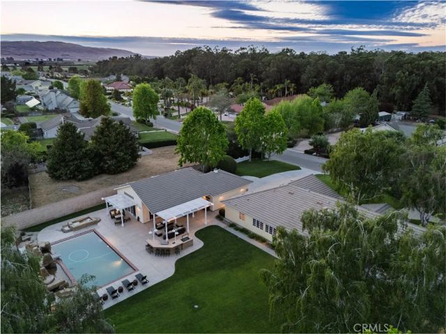 1320 Foxenwood Drive, Santa Maria, CA 93455