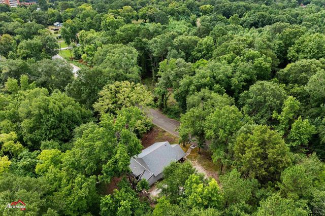 200 Jenkins St, Henderson, TX 75652