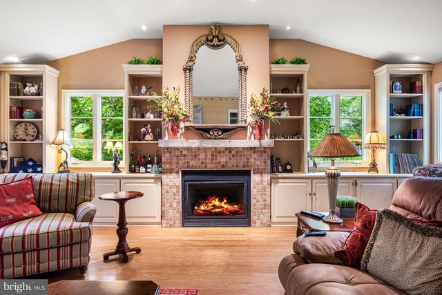 41 S FORGE MANOR DR, Phoenixville, PA 19460