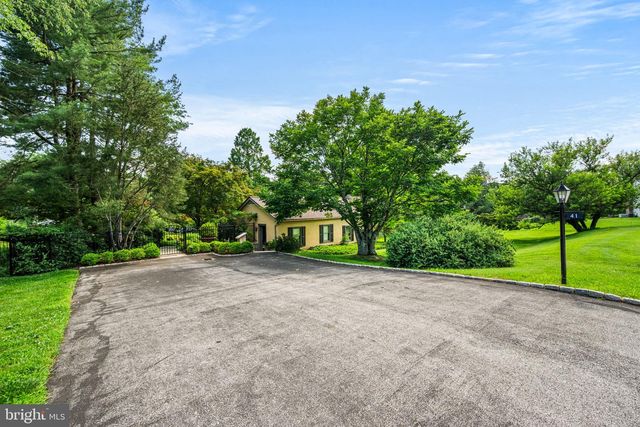 41 S FORGE MANOR DR, Phoenixville, PA 19460