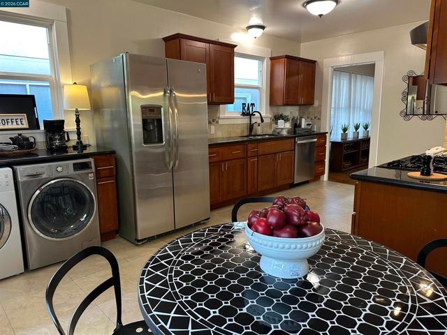 4426 4426 Park Blvd, Oakland, CA 94602